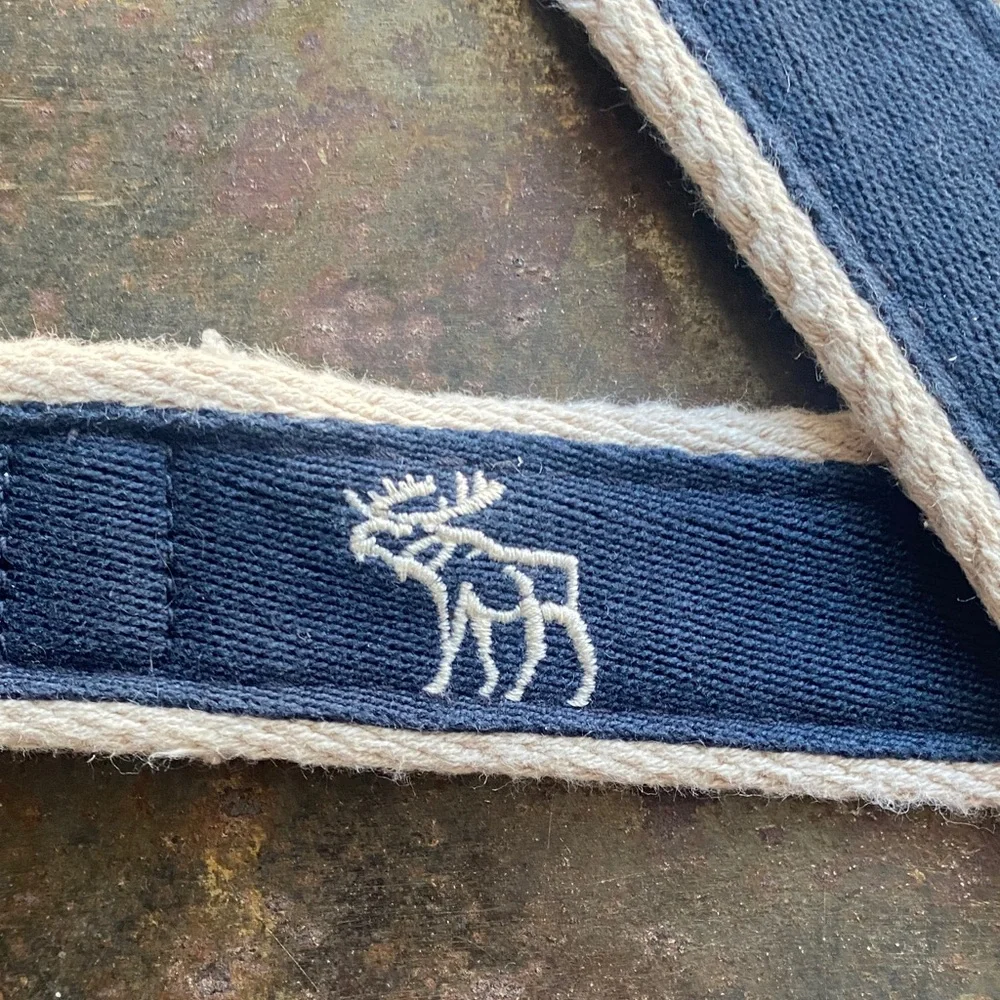 Abercrombie & Fitch Navy & Tan Canvas D-Ring Belt w/Embroidered Moose. Boys 12